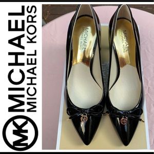 MICHAEL Michael Kors Nancy Mid Pump